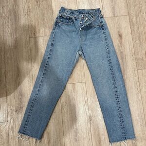 LEVI’S ORIGINAL JEANS